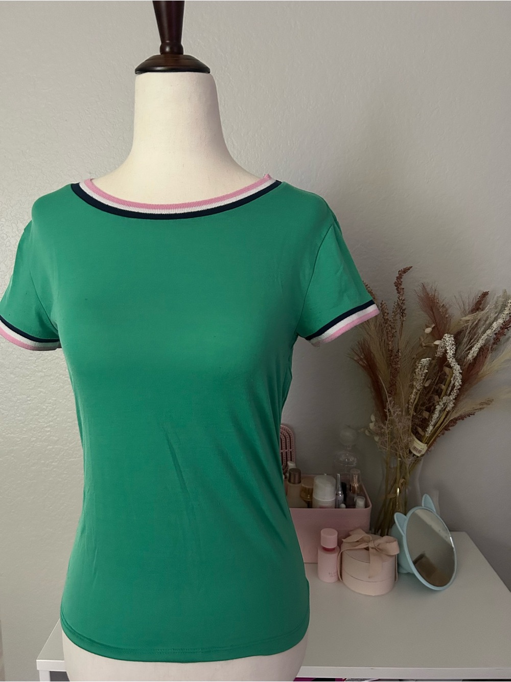 Vintage Women's Green Short-Sleeve  Tee